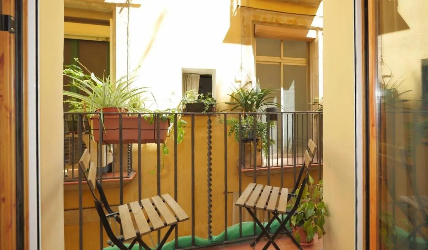 Oasis Apartments & Studios Old Town Center Barcelona