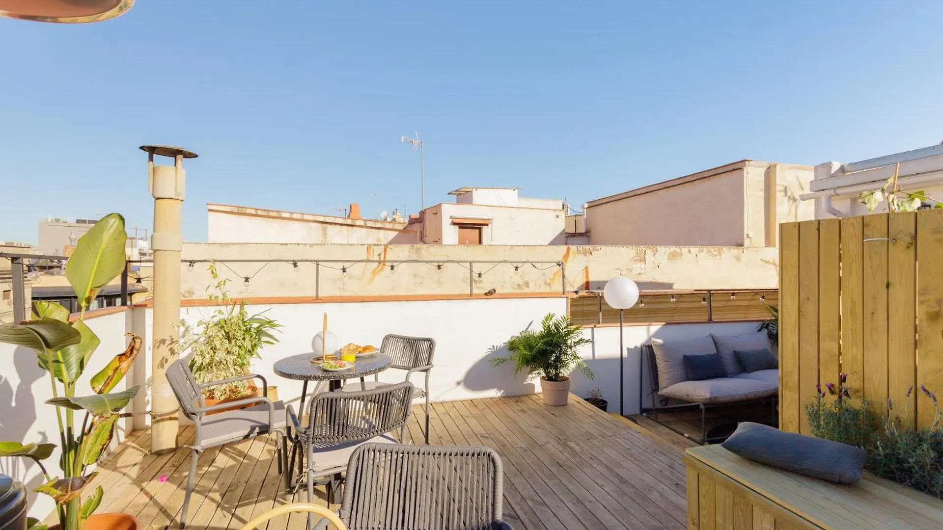 Oasis Apartments & Studios Old Town Center Barcelona