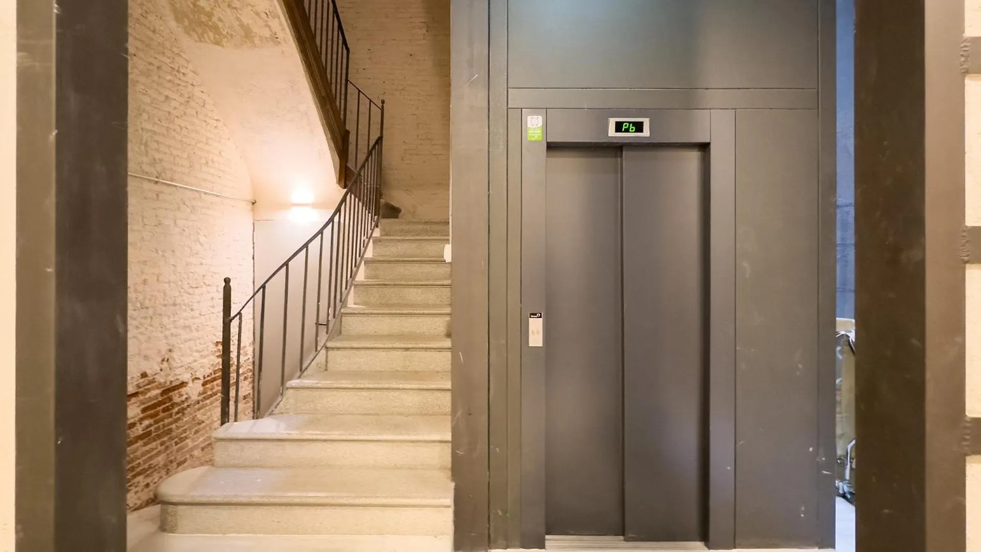 Oasis Apartments & Studios Old Town Center Barcelona