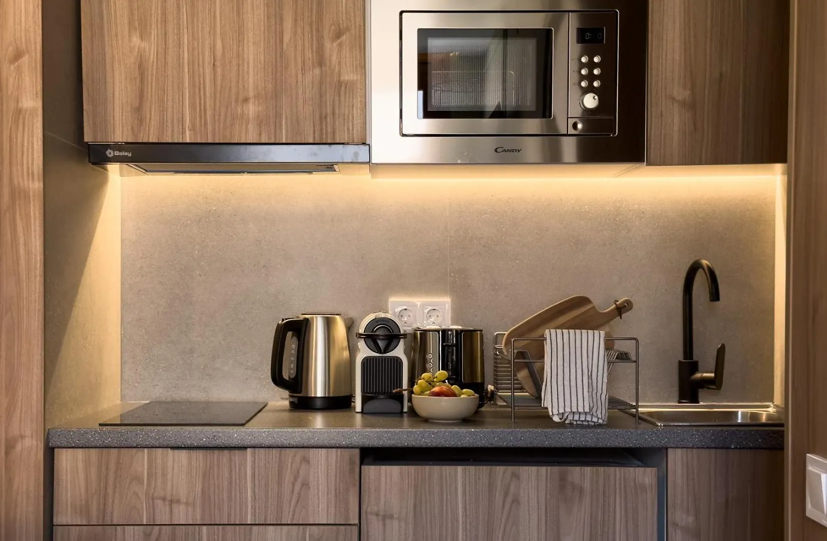 Oasis Apartments & Studios Old Town Center Barcelona