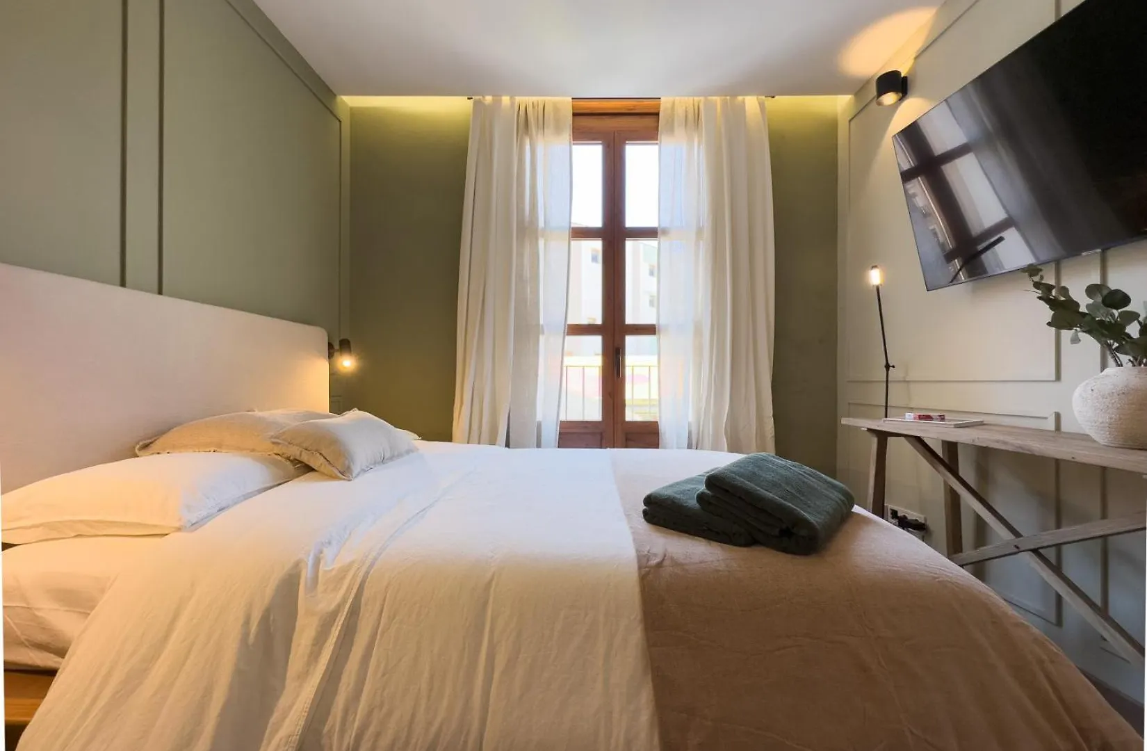 Oasis Apartments & Studios Old Town Center Barcelona Spain