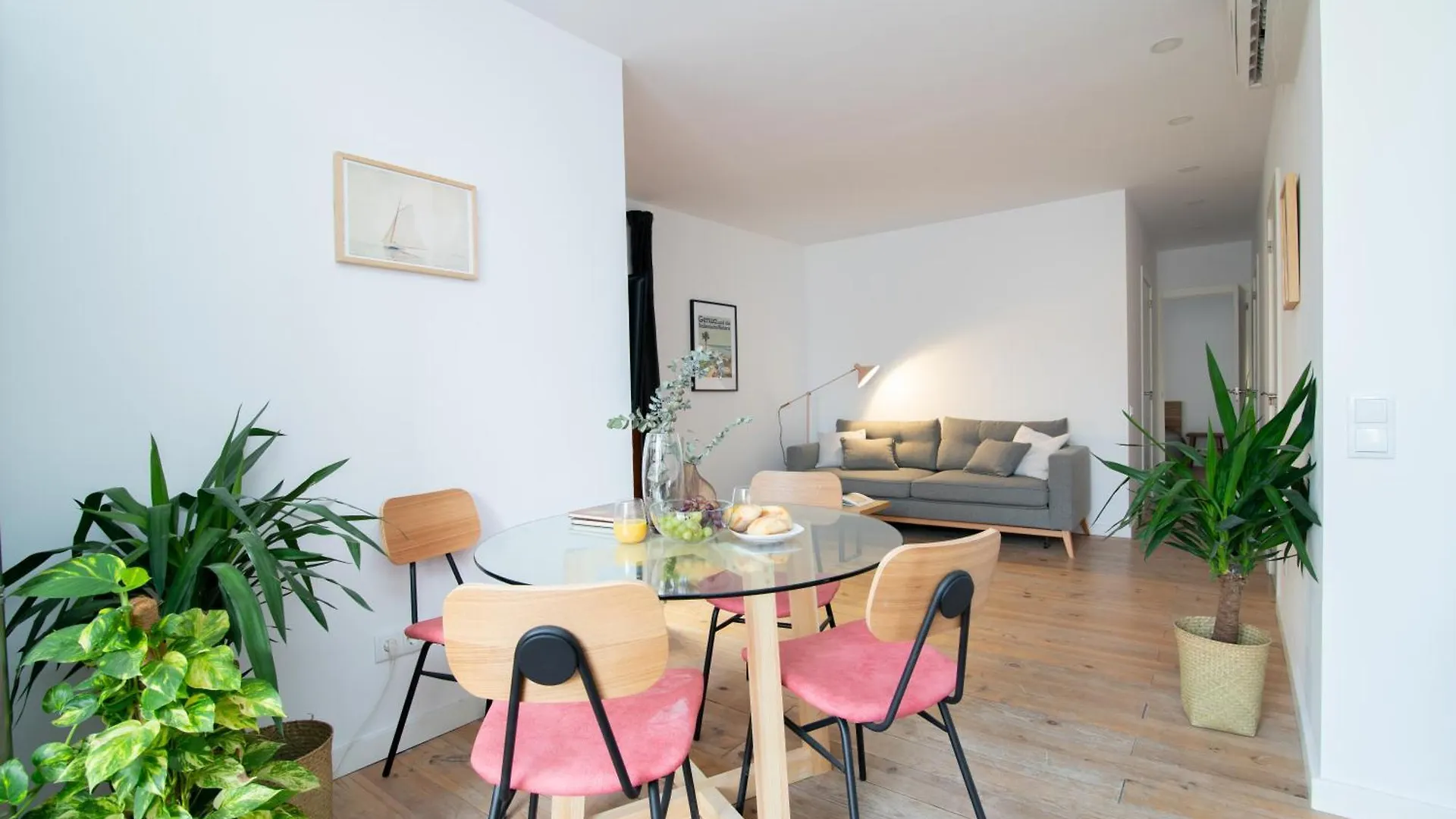 Oasis Apartments & Studios Old Town Center Barcelona