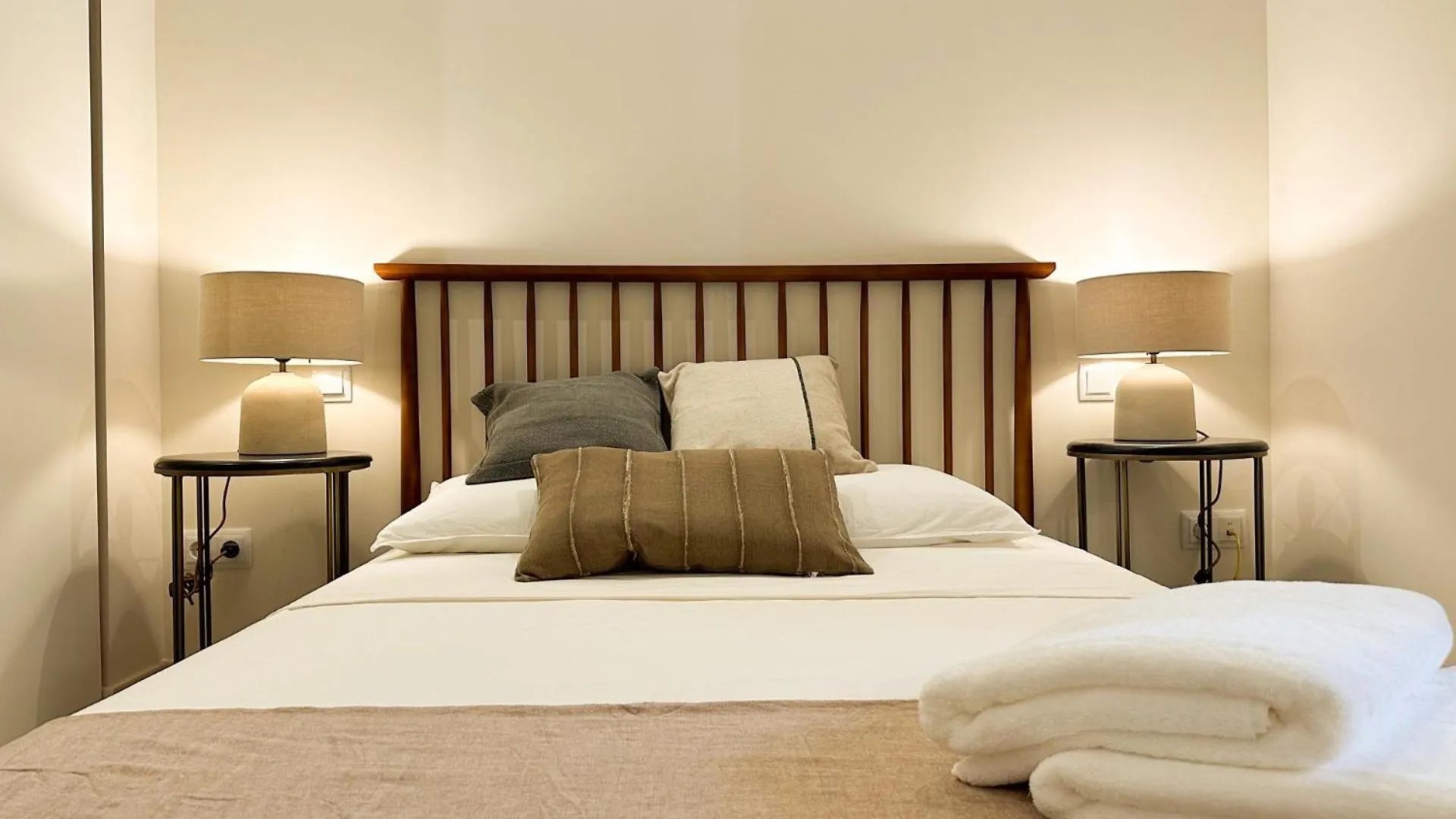 Oasis Apartments & Studios Old Town Center Barcelona