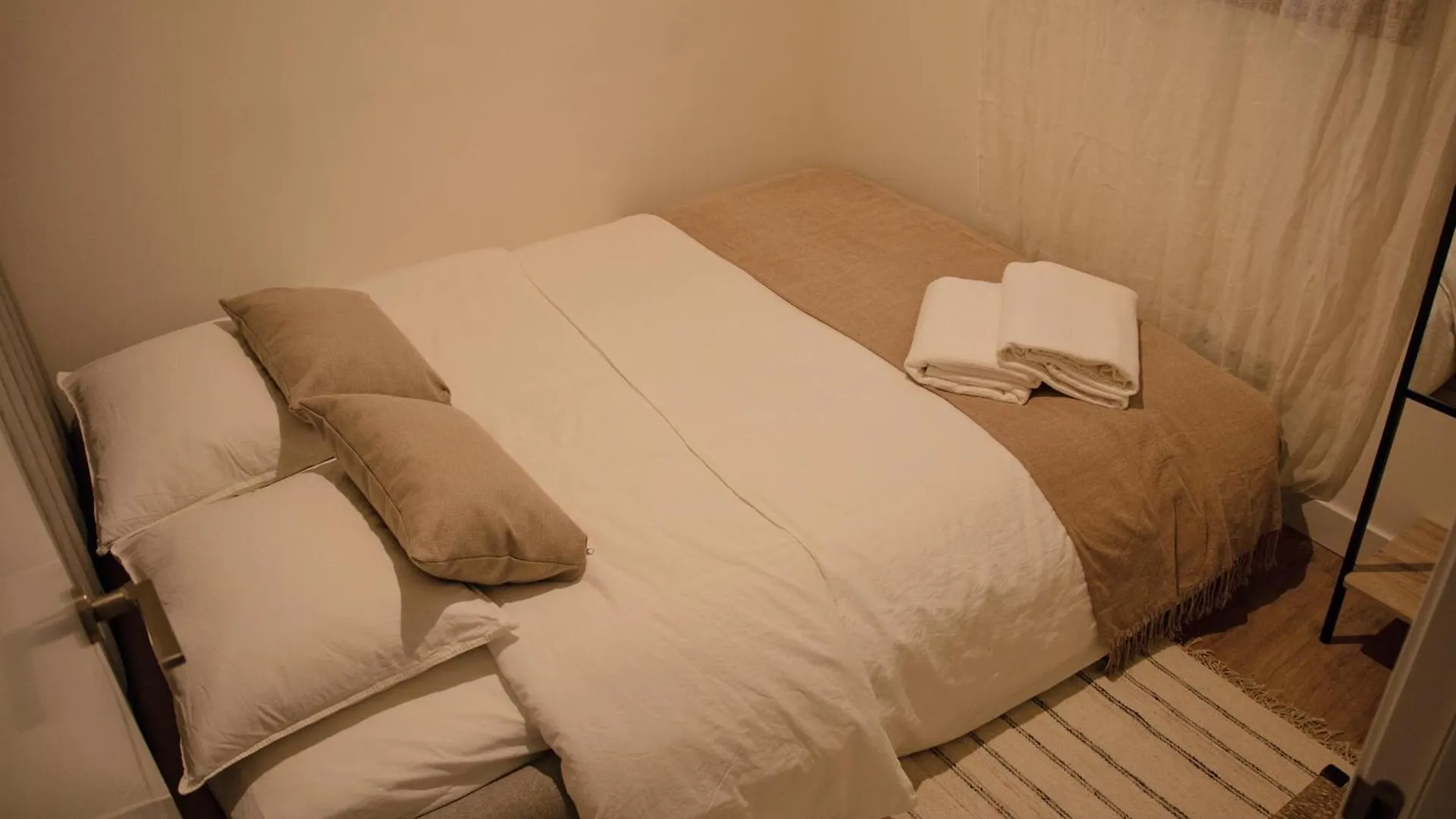 Oasis Apartments & Studios Old Town Center Barcelona