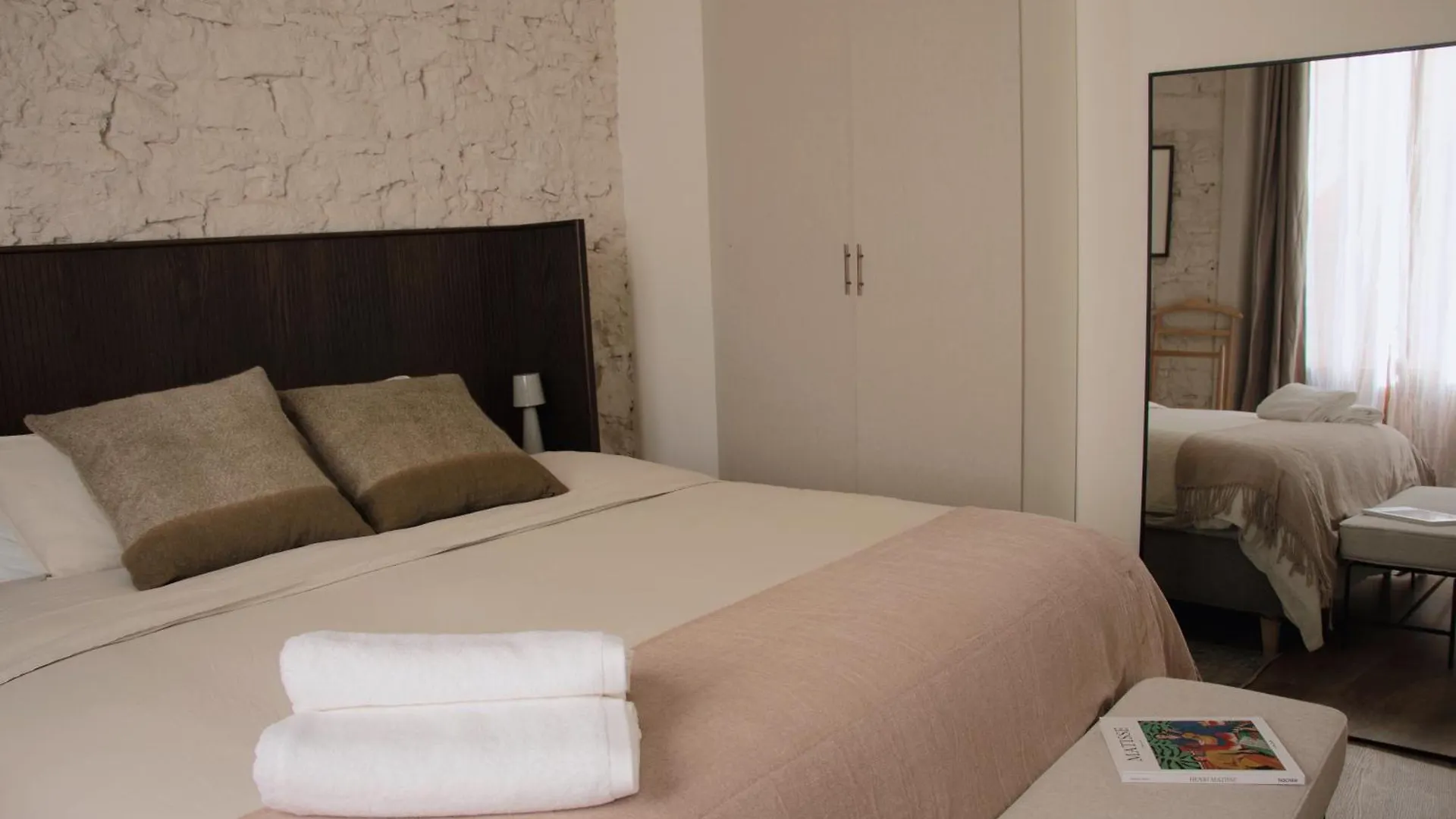 Oasis Apartments & Studios Old Town Center Barcelona Spain