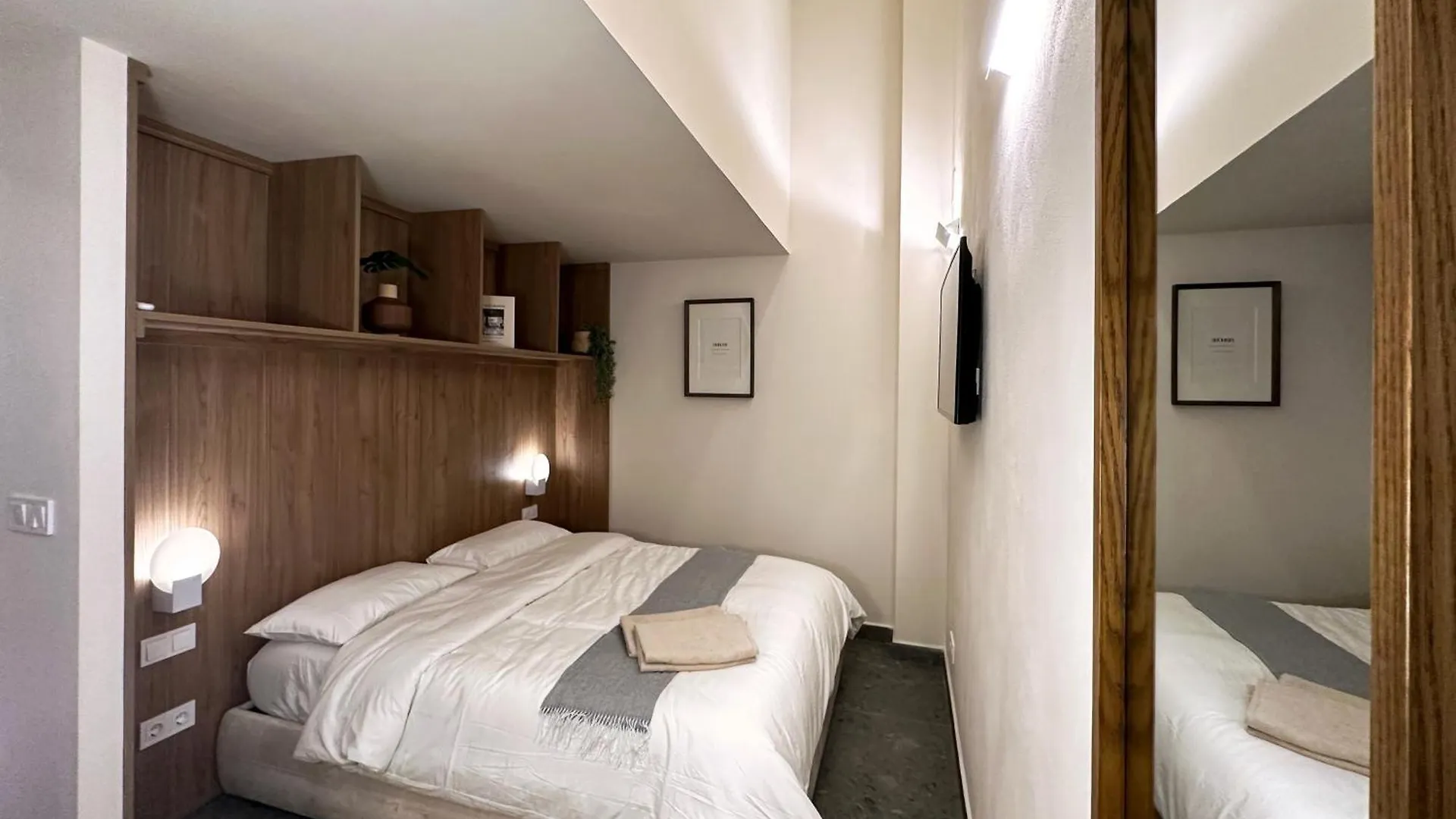 Oasis Apartments & Studios Old Town Center Barcelona