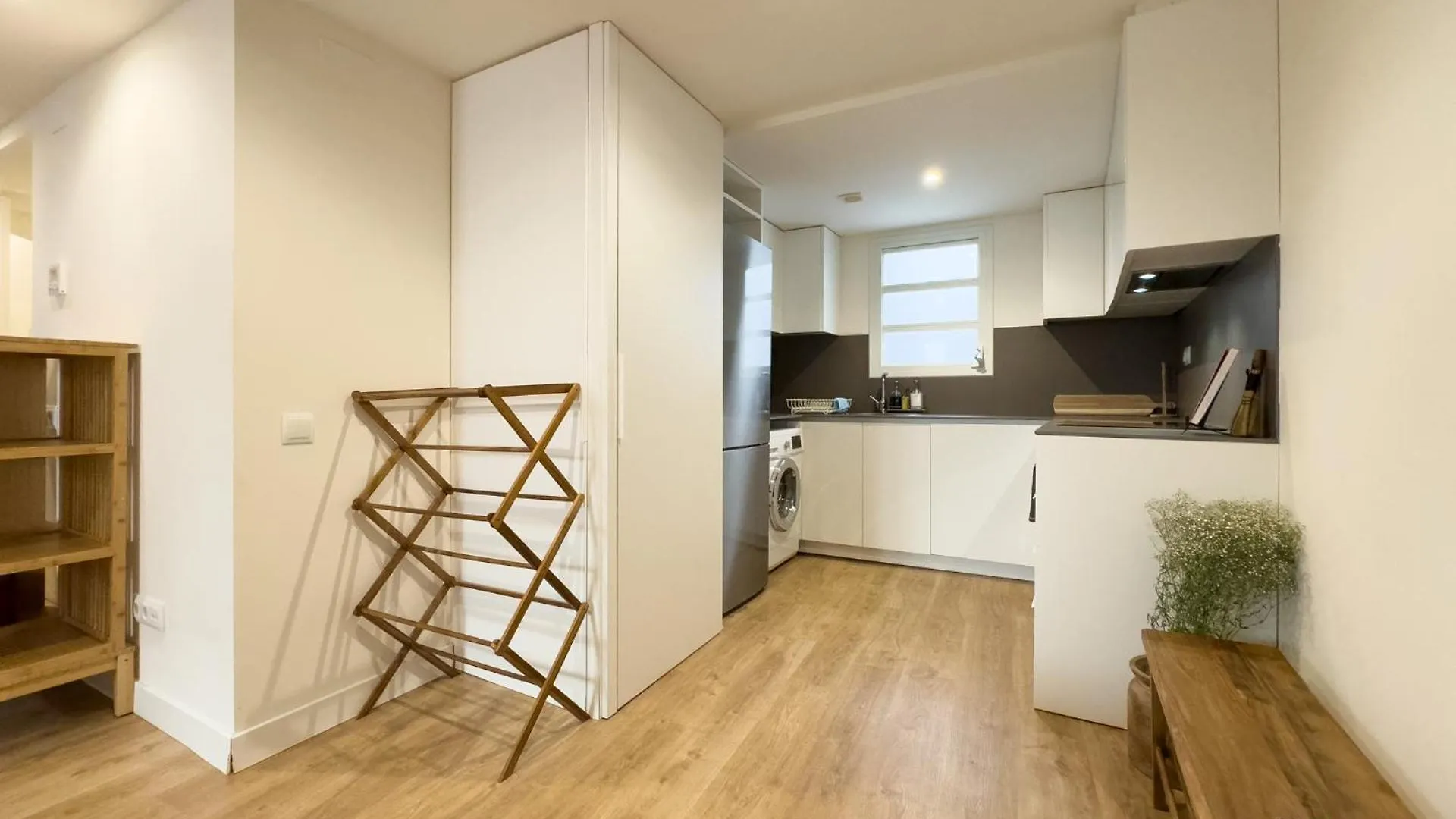 Oasis Apartments & Studios Old Town Center Barcelona
