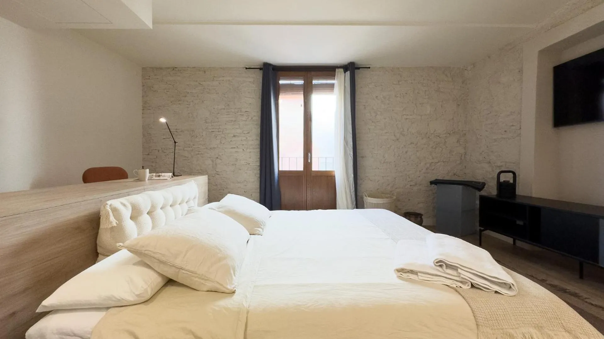 Oasis Apartments & Studios Old Town Center Barcelona