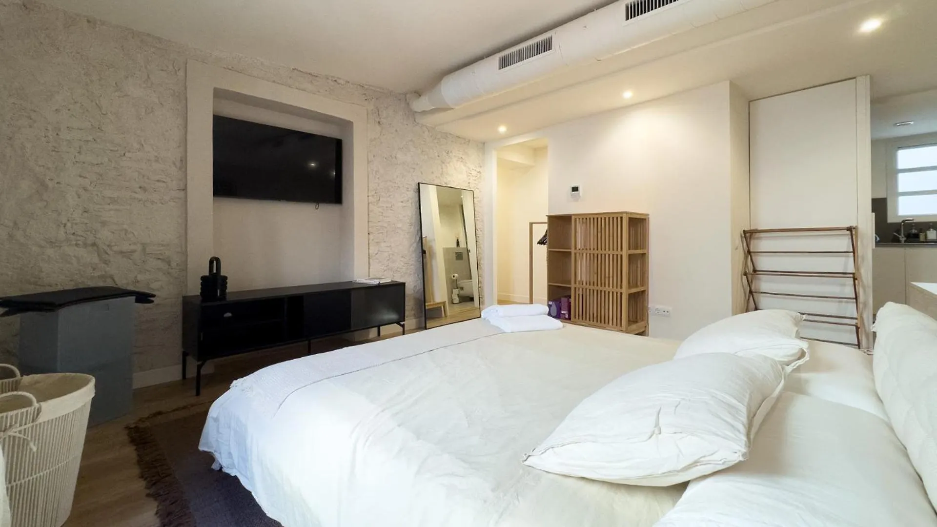 Oasis Apartments & Studios Old Town Center Barcelona
