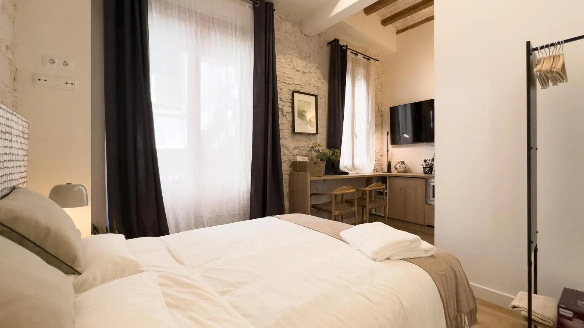 Oasis Apartments & Studios Old Town Center Barcelona 0*,  Spain