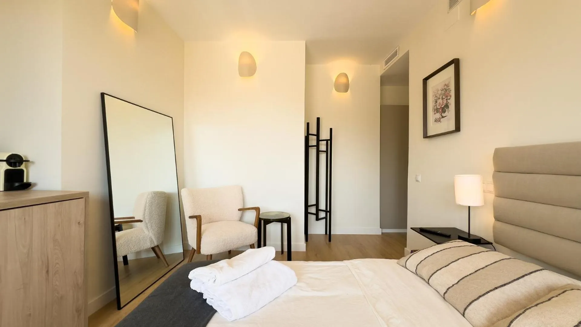 Oasis Apartments & Studios Old Town Center Barcelona