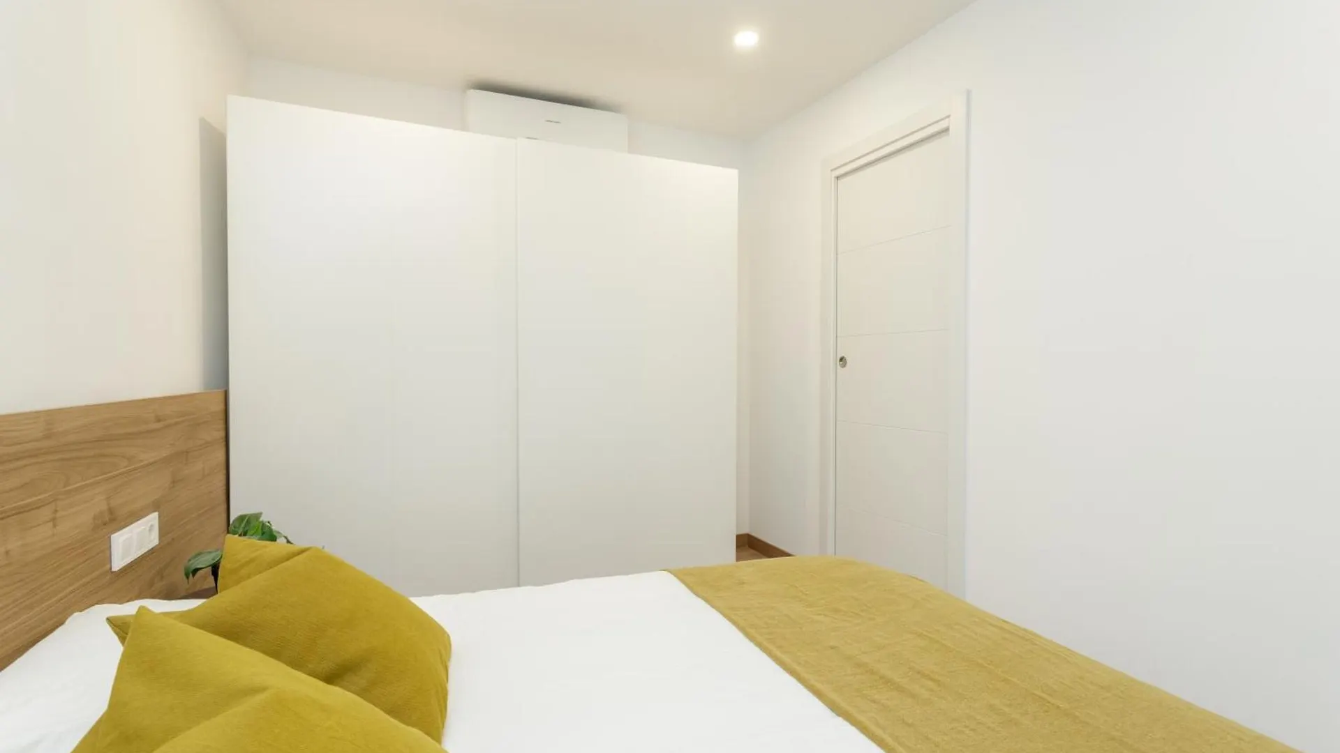 Oasis Apartments & Studios Old Town Center Barcelona