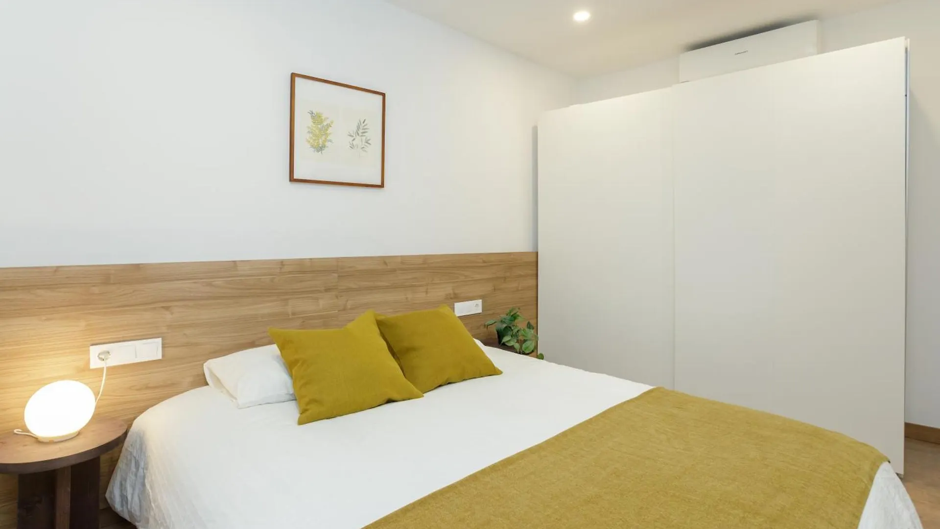 Oasis Apartments & Studios Old Town Center Barcelona